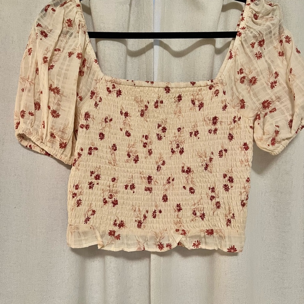 American Eagle Outfitters Cream and Red Floral Blouse